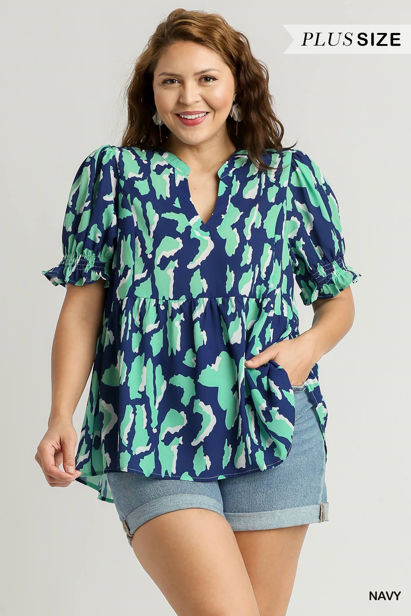 Multi Color Leopard Print V-Notched Neckline, 3/4 Sleeve Cuffed Sleeve