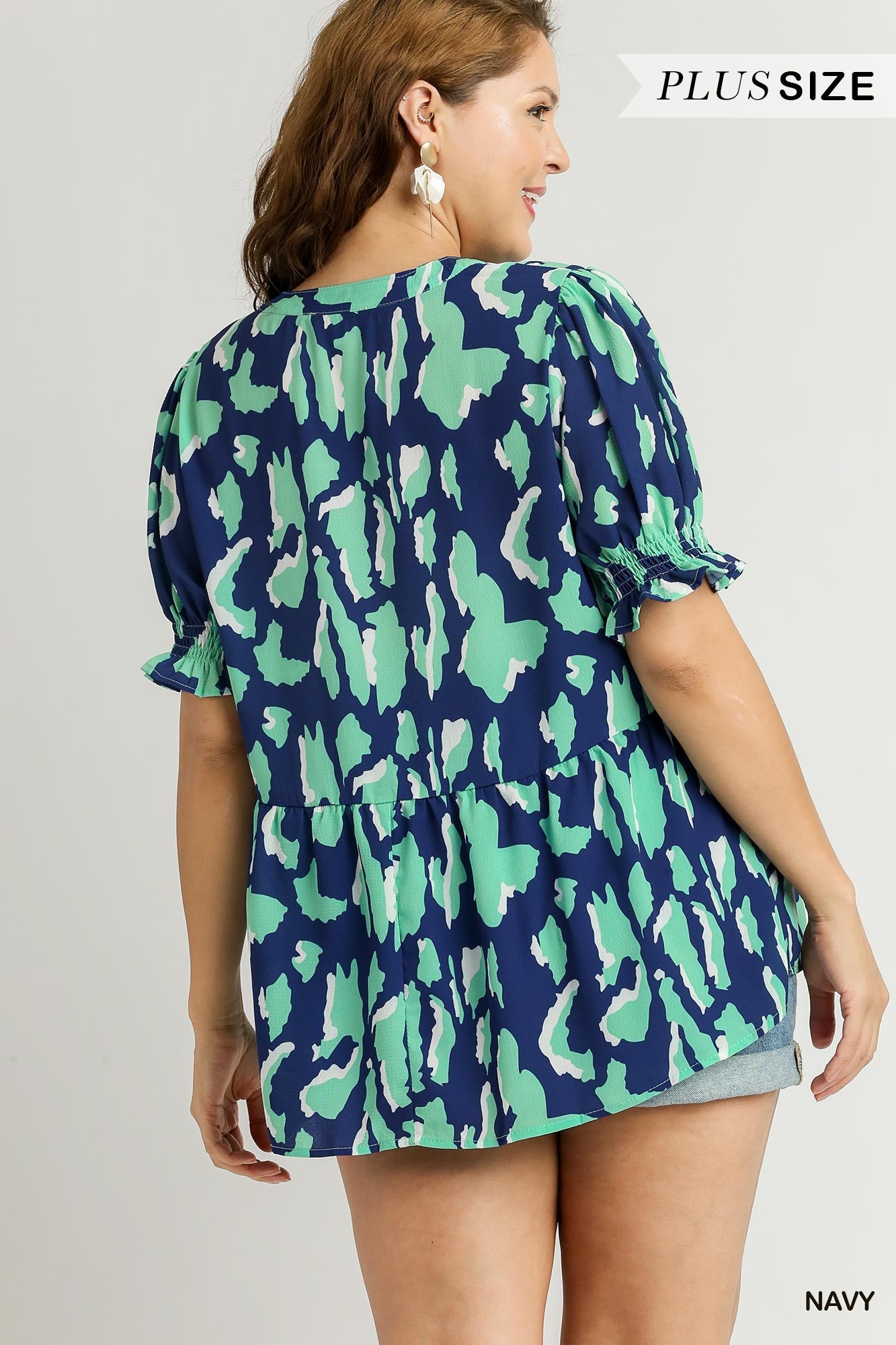 Multi Color Leopard Print V-Notched Neckline, 3/4 Sleeve Cuffed Sleeve